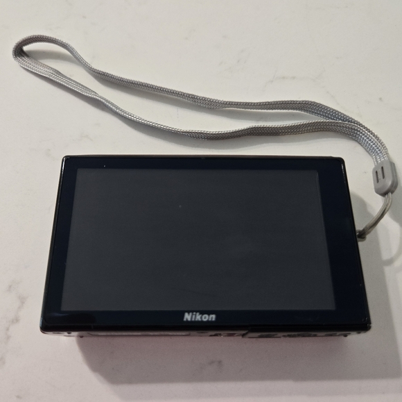 Nikon Coolpix S60 10MP Digital Camera (Crimson Red) - Picture 2 of 6